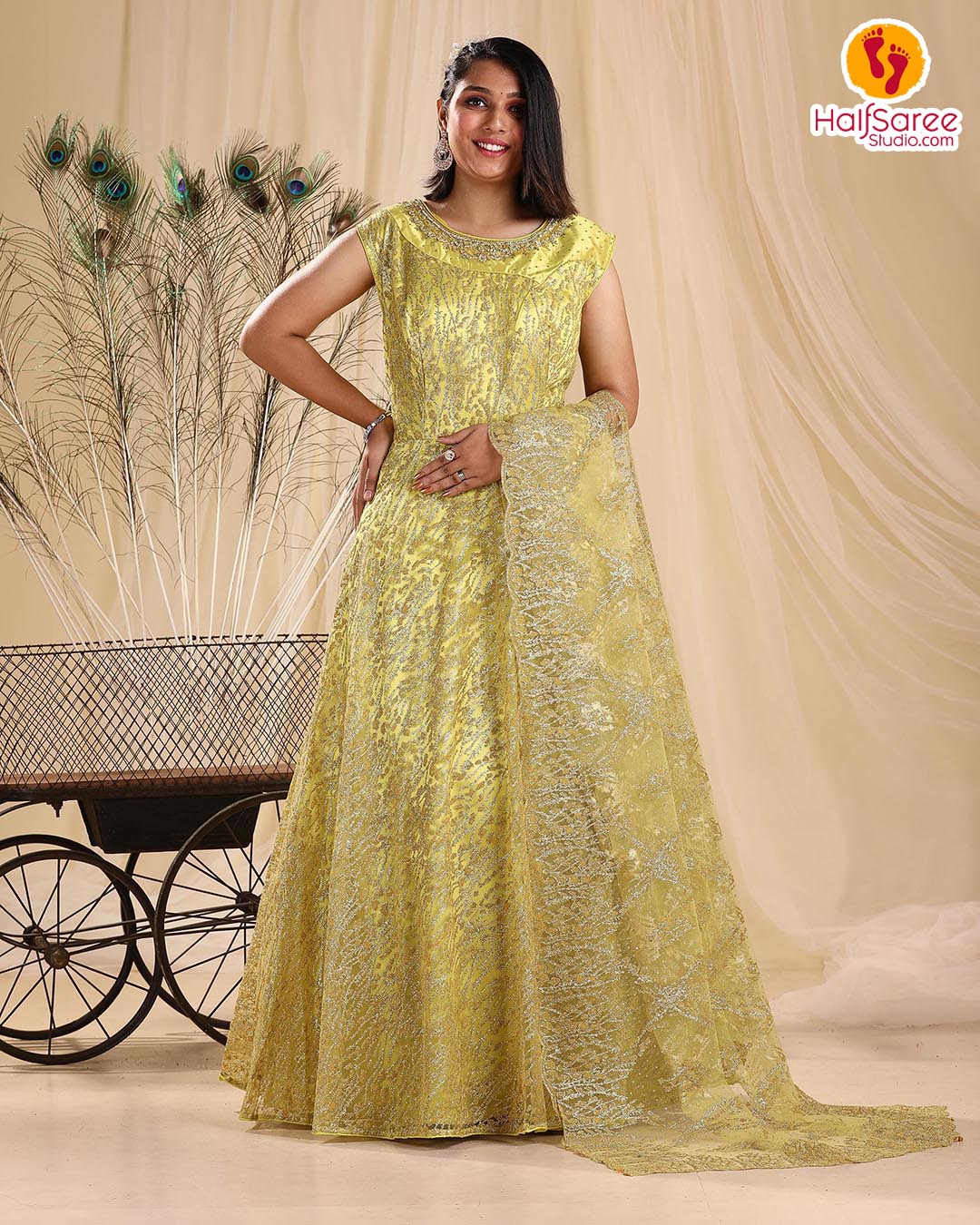 Golden anarkali gown and dupatta | Anarkali gown, Anarkali dress pattern,  Floor length dresses indian